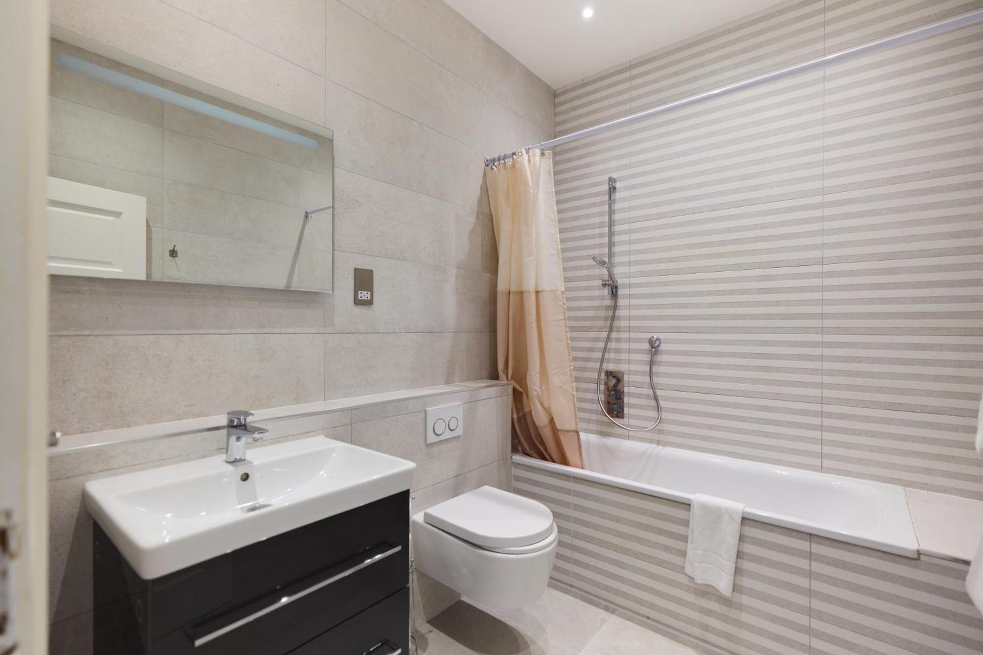 The Camden Park Place - Lovely 4bdr Flat With Garden * Londra