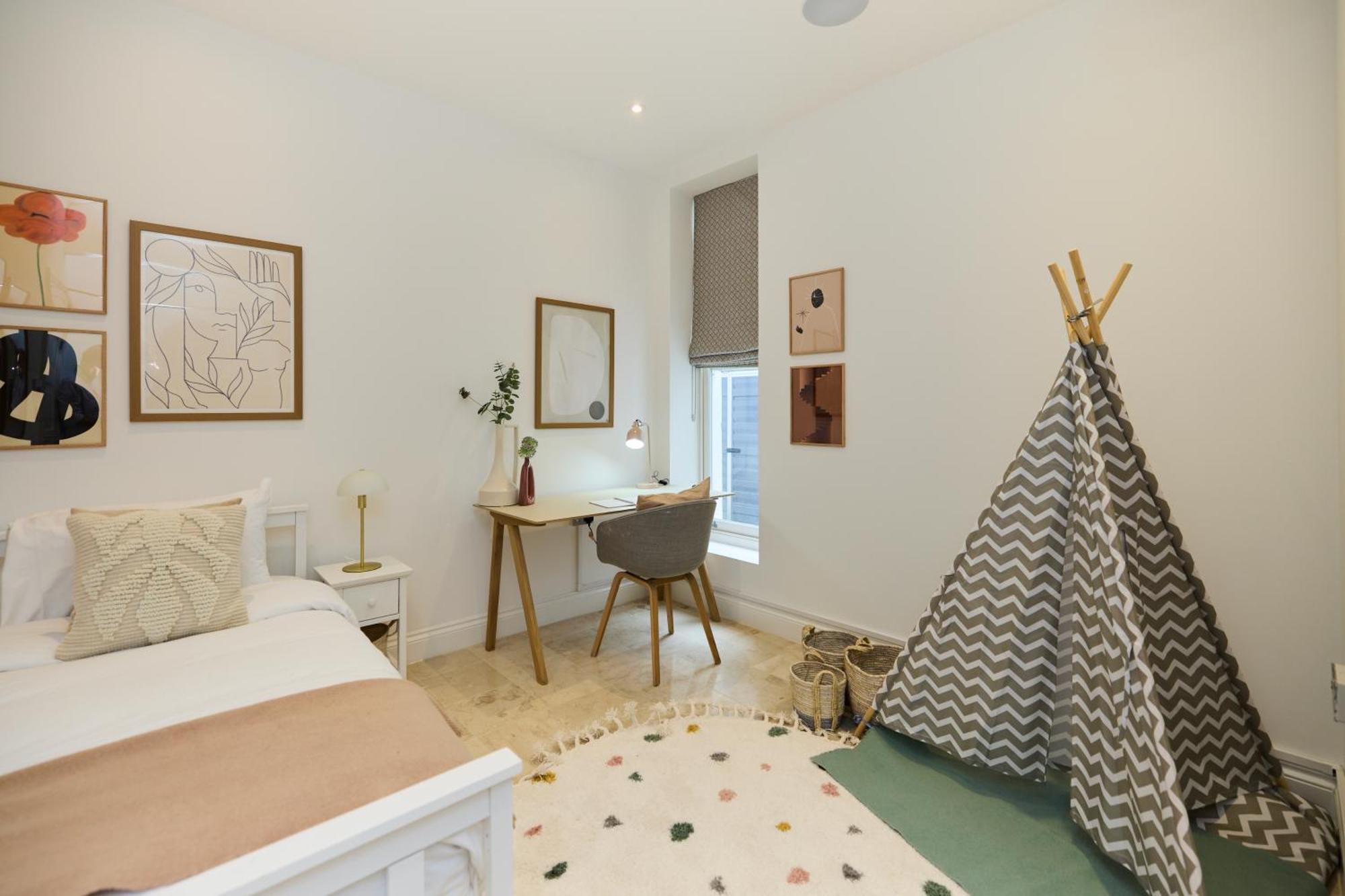 The Camden Park Place - Lovely 4bdr Flat With Garden * Londra