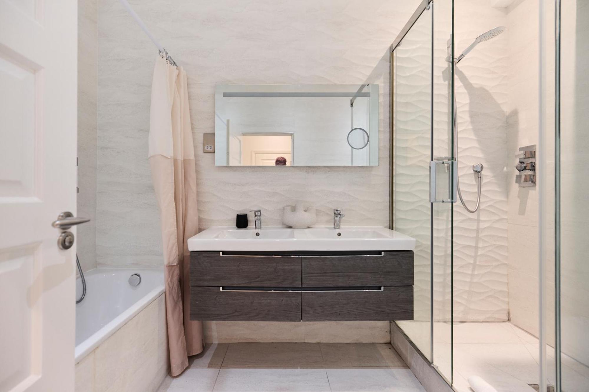 The Camden Park Place - Lovely 4bdr Flat With Garden Apartament
